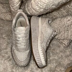 Universal Thread Textured Cream Sneakers